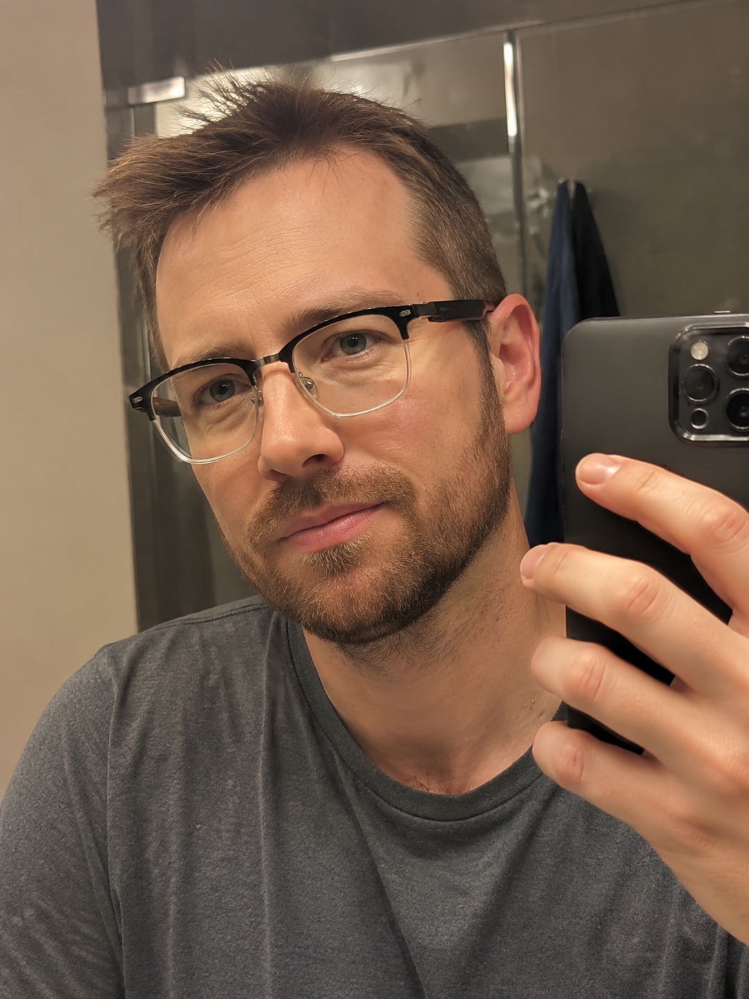 Lunettes AI intelligentes à contrôle vocal et changement de couleur